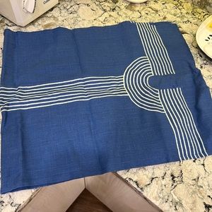 Like new Blockshop Textiles blue cloth napkins (20) and matching table runner.